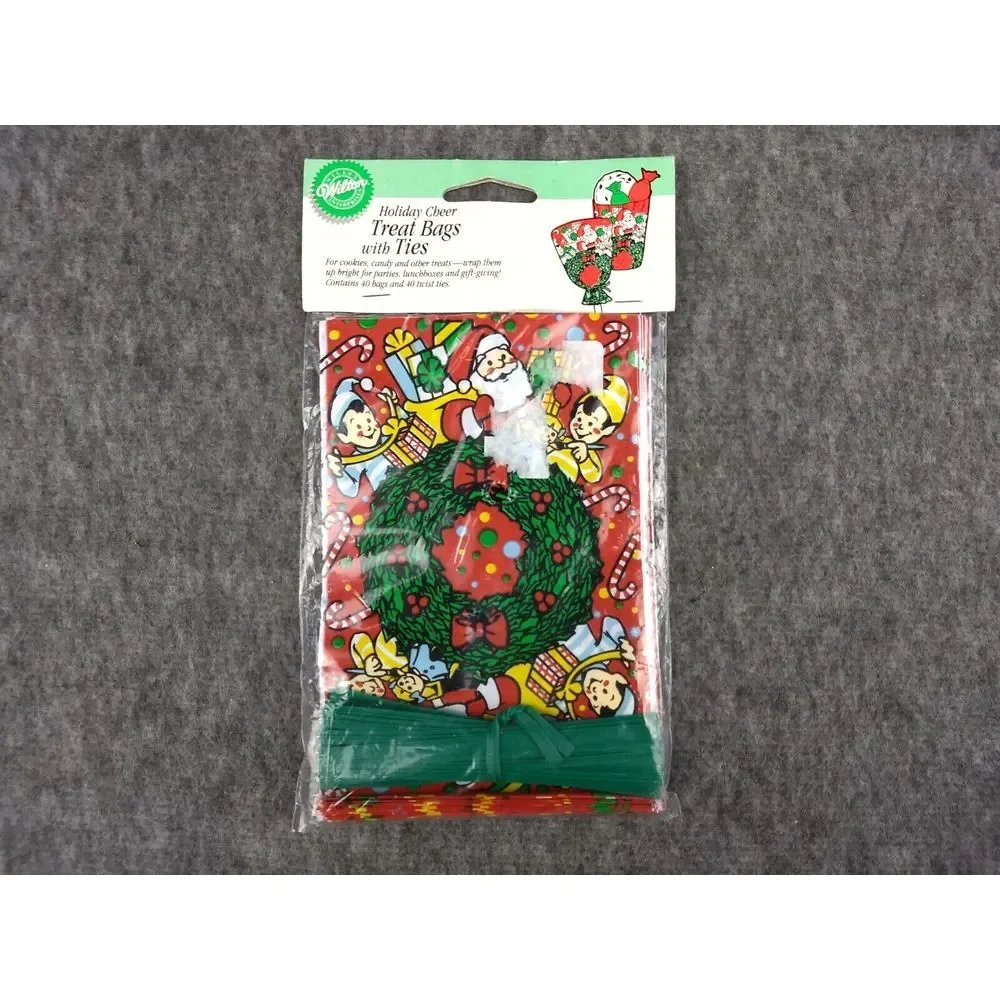 Wilton Baking Lot/3 - Candy Melting Pot Christmas Cookie Mold & Gift Treat Bags‎